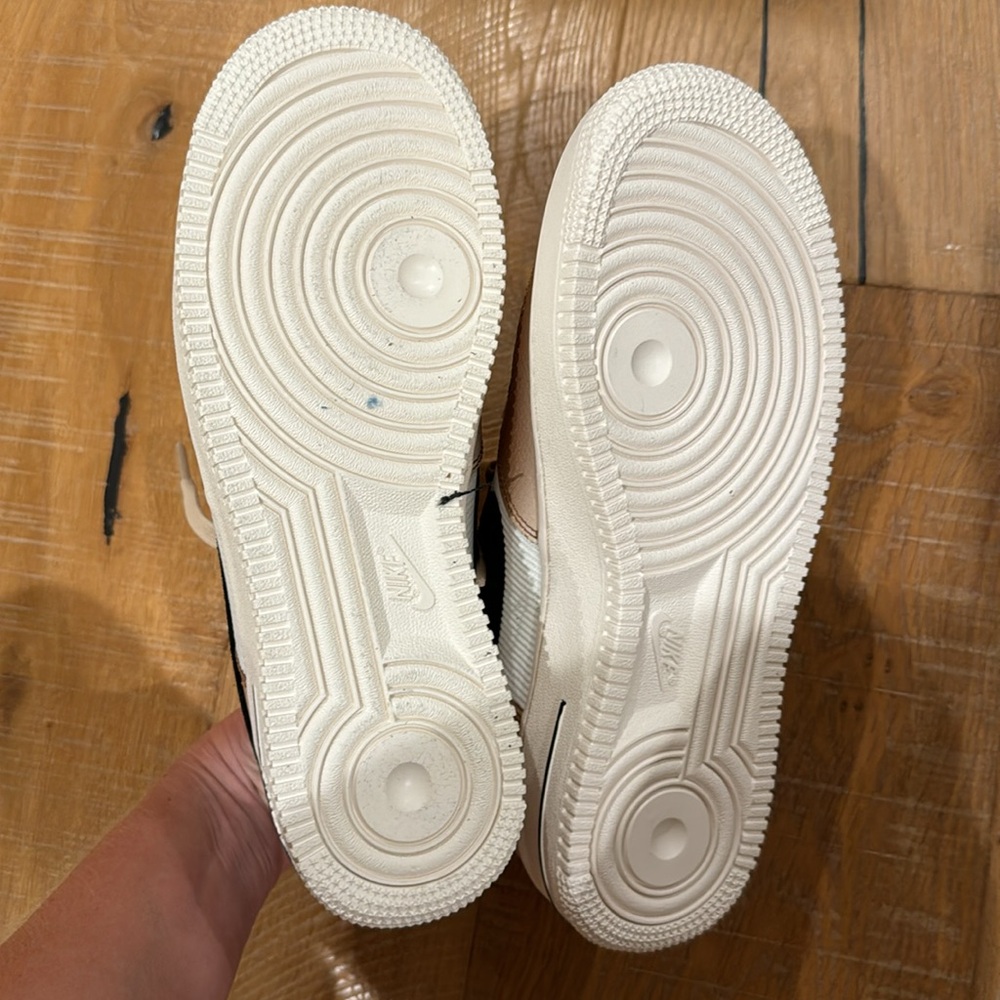 Nike Air Force 1 - Picture 2 of 2
